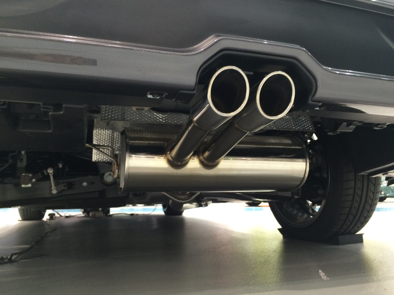Awesome central exhaust!